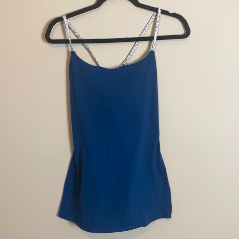 Lululemon Blue workout tank with built in bra size 8 - Picture 1 of 5